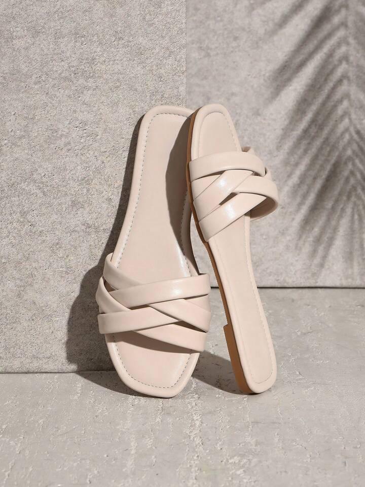 BEIGE COMFY SLIDES